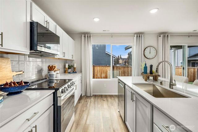 9846 Ferns Loop SE, Yelm, WA 98597