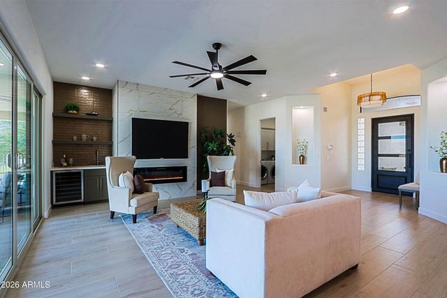 34005 N 2ND Street, Phoenix, AZ 85085