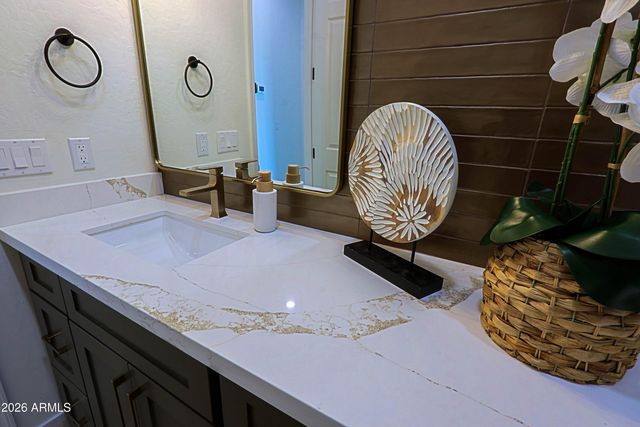 34005 N 2ND Street, Phoenix, AZ 85085