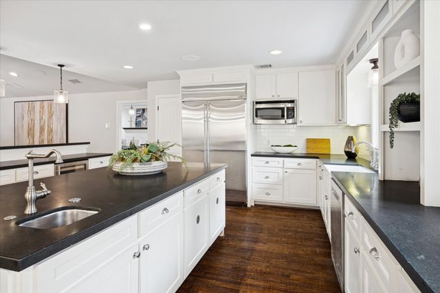 11460 Parkchester Drive, Dallas, TX 75230