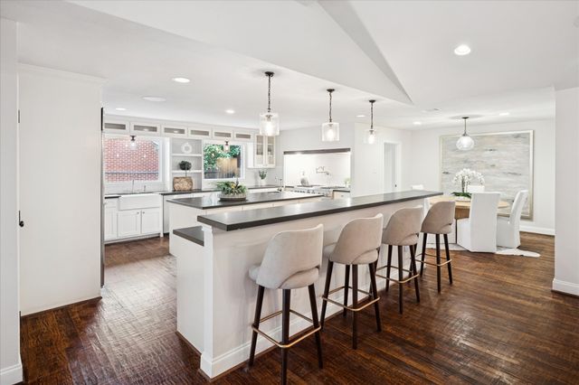 11460 Parkchester Drive, Dallas, TX 75230