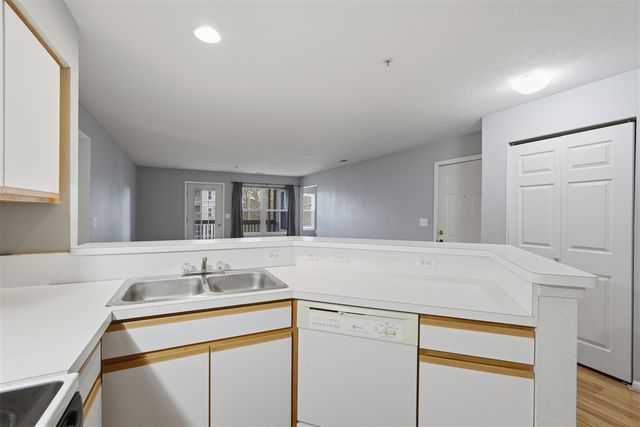 1307 Millbrook, Ann Arbor, MI 48108