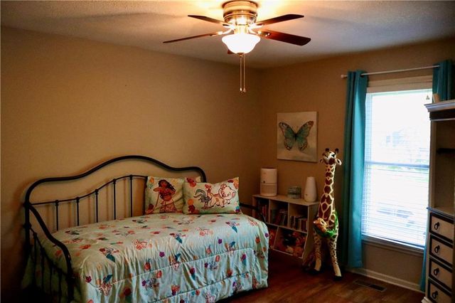 2517 NW Leann Drive, Blue Springs, MO 64014