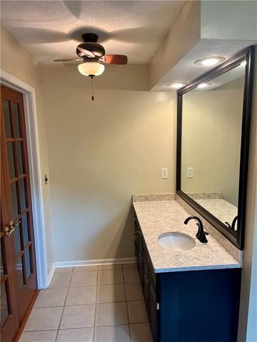 2517 NW Leann Drive, Blue Springs, MO 64014