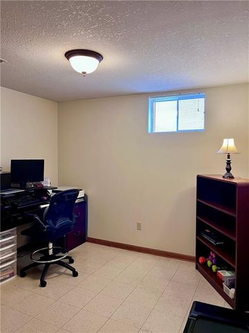 2517 NW Leann Drive, Blue Springs, MO 64014