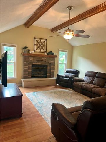 2517 NW Leann Drive, Blue Springs, MO 64014