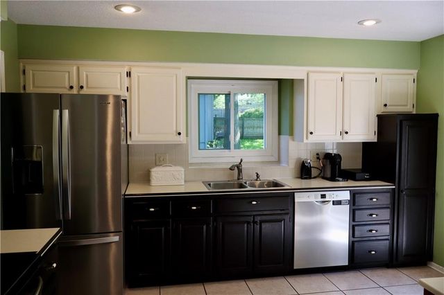2517 NW Leann Drive, Blue Springs, MO 64014