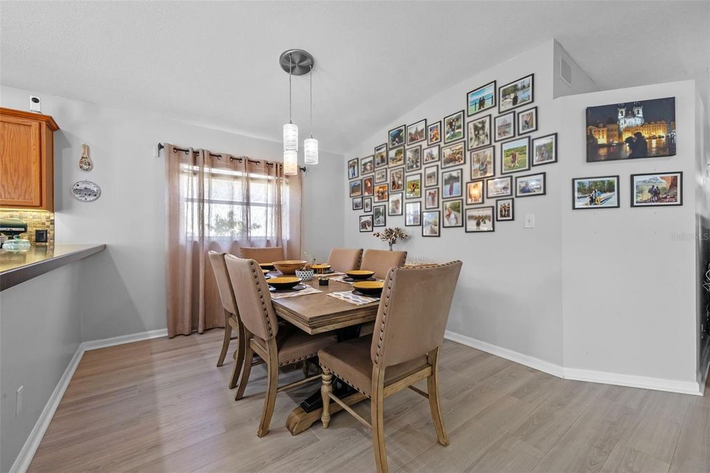 Image 12 of property listing at 14566 QUAIL TRAIL CIRCLE, Orlando, FL 32837