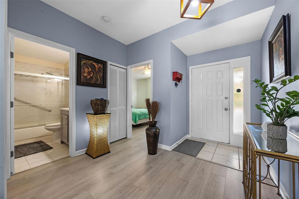 Image 4 of property listing at 14566 QUAIL TRAIL CIRCLE, Orlando, FL 32837