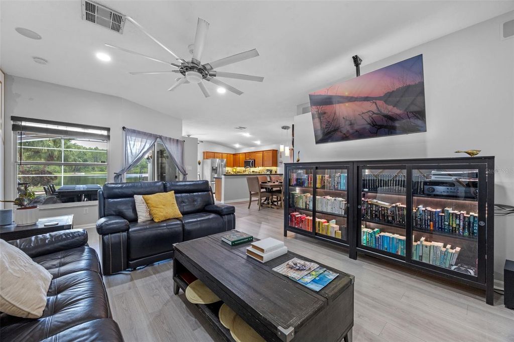 Image 5 of property listing at 14566 QUAIL TRAIL CIRCLE, Orlando, FL 32837