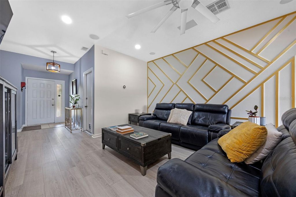 Image 8 of property listing at 14566 QUAIL TRAIL CIRCLE, Orlando, FL 32837