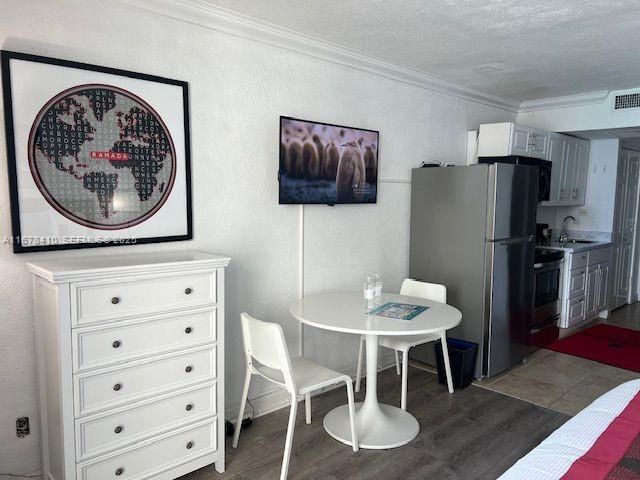 19201 Collins Avenue 747, Sunny Isles Beach, FL 33160