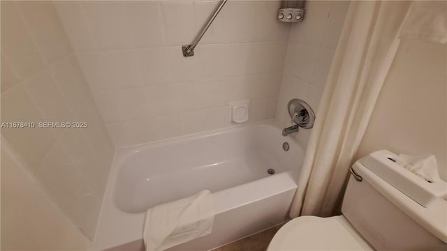19201 Collins Avenue 747, Sunny Isles Beach, FL 33160