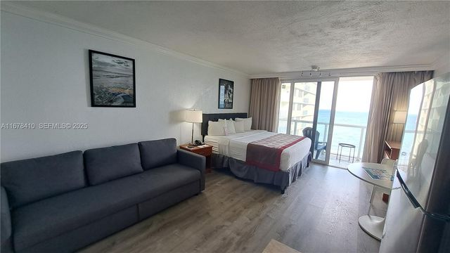 19201 Collins Avenue 747, Sunny Isles Beach, FL 33160