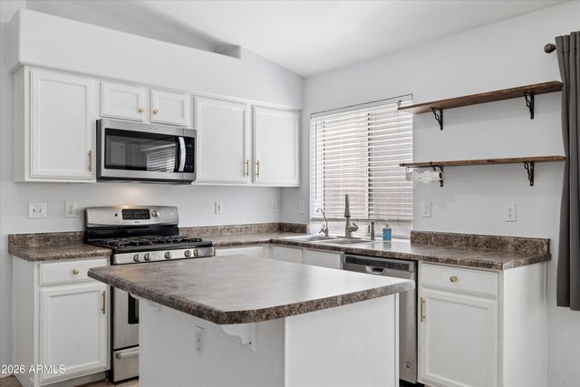 7415 E LOBO Avenue, Mesa, AZ 85209