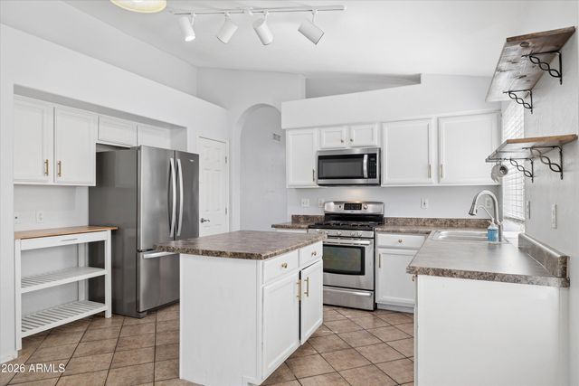 7415 E LOBO Avenue, Mesa, AZ 85209