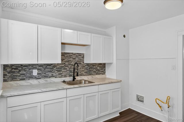 15875 Northlawn Street, Detroit, MI 48238
