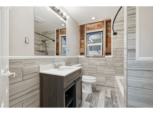 2308 Ne 51ST St, Vancouver, WA 98663