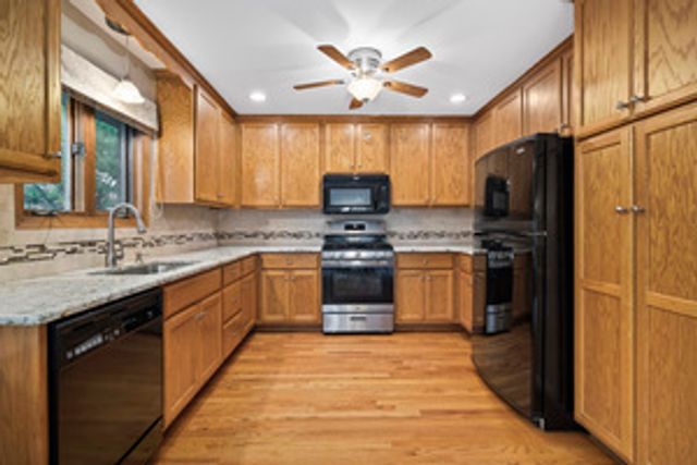 213 Fox Run Drive, Elwood, IL 60421