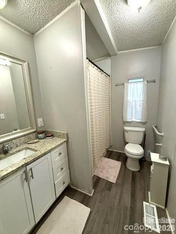 4412 Eagle Chase Drive, Charlotte, NC 28216