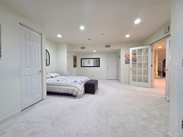 1025 Rosewood Drive B, Carpentersville, IL 60110