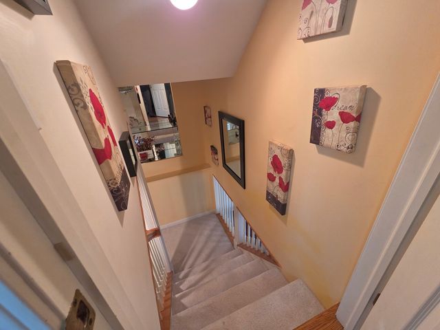 1025 Rosewood Drive B, Carpentersville, IL 60110