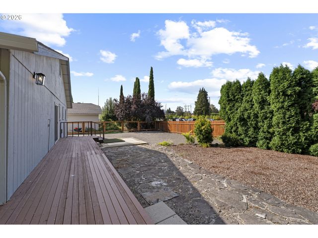 327 36TH St, Washougal, WA 98671