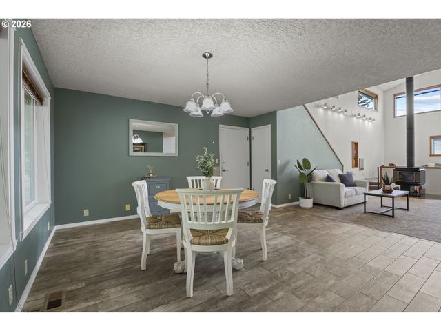 327 36TH St, Washougal, WA 98671