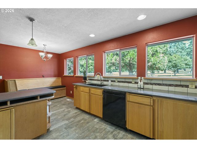 327 36TH St, Washougal, WA 98671