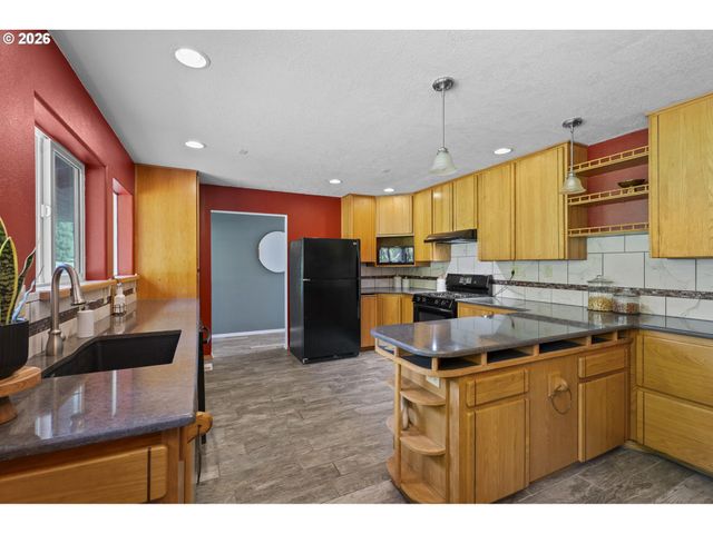 327 36TH St, Washougal, WA 98671