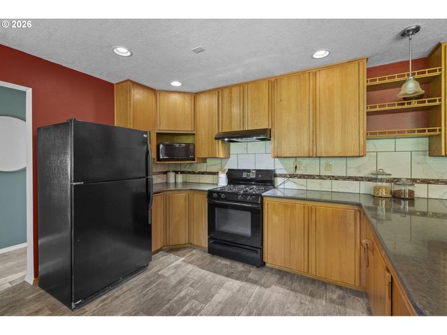 327 36TH St, Washougal, WA 98671