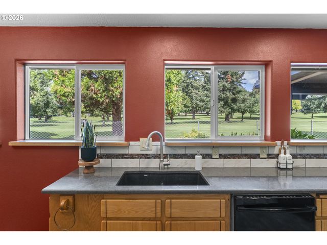 327 36TH St, Washougal, WA 98671