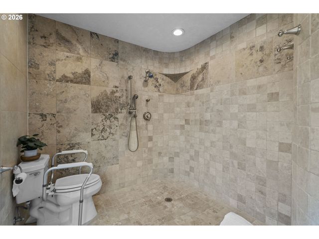 327 36TH St, Washougal, WA 98671