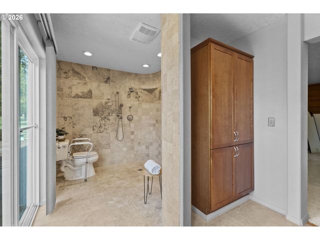 327 36TH St, Washougal, WA 98671