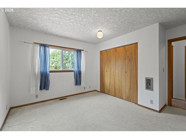 327 36TH St, Washougal, WA 98671