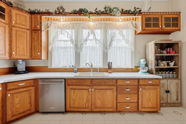 306 E Tarrant Street, Bowie, TX 76230