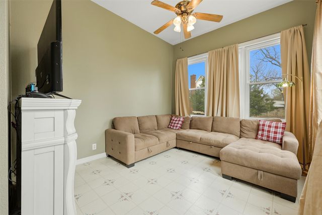 306 E Tarrant Street, Bowie, TX 76230