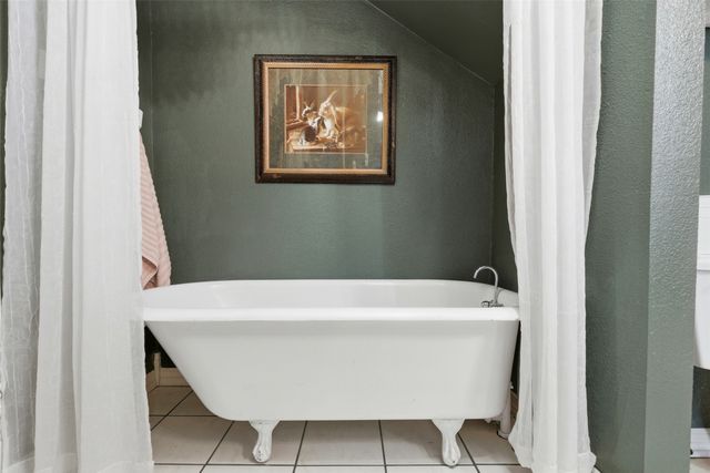 306 E Tarrant Street, Bowie, TX 76230