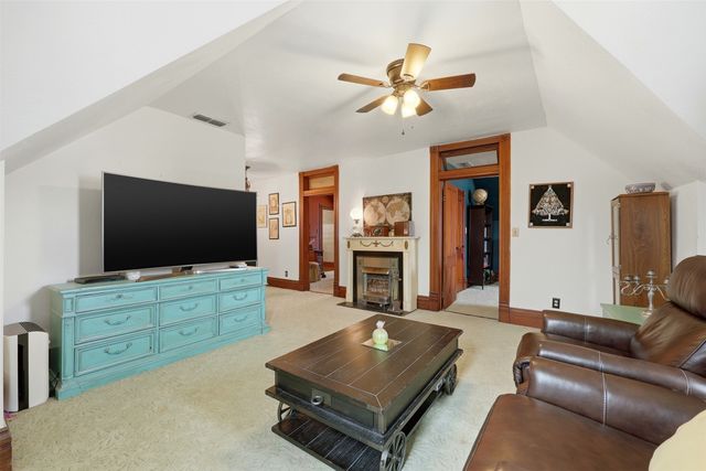 306 E Tarrant Street, Bowie, TX 76230