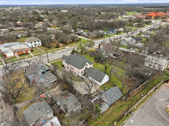 306 E Tarrant Street, Bowie, TX 76230