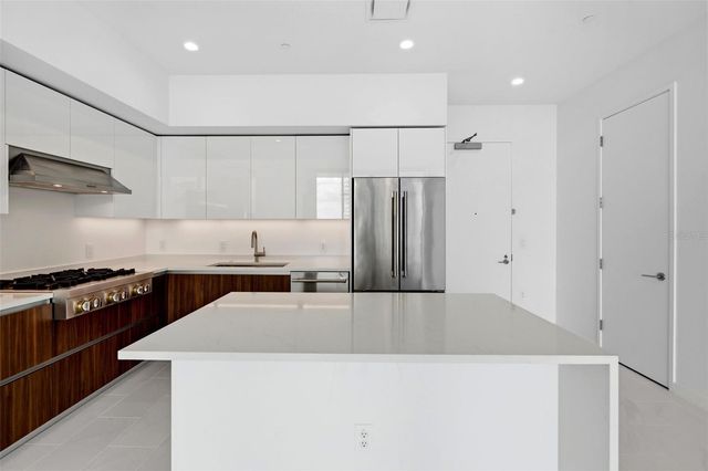 400 CENTRAL AVENUE 1903, St Petersburg, FL 33701