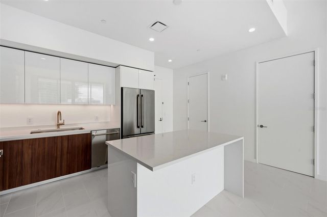 400 CENTRAL AVENUE 1903, St Petersburg, FL 33701