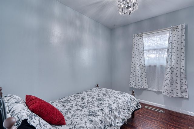 213 W Berkeley Avenue, Evansville, IN 47710