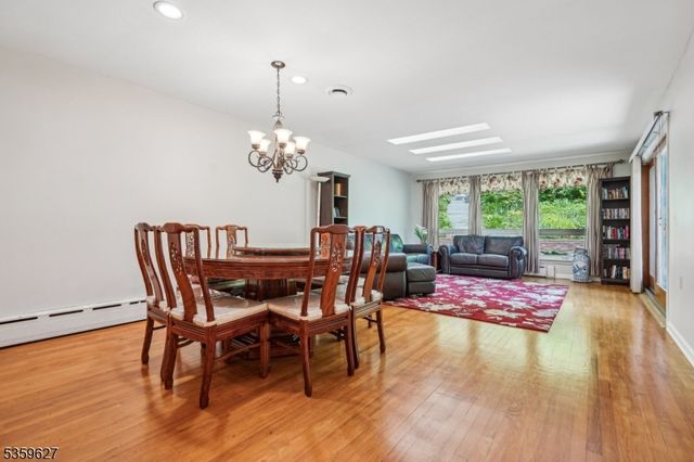 196 Gates Ave, Long Hill Twp., NJ 07933