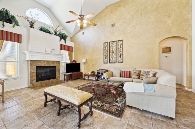 2088 Silverthorn Lane, Kemah, TX 77565