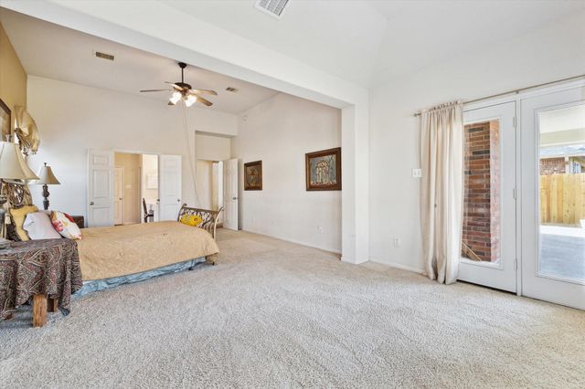 2088 Silverthorn Lane, Kemah, TX 77565