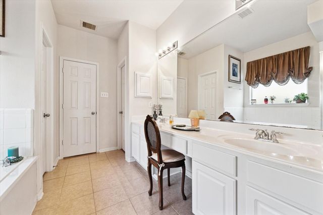 2088 Silverthorn Lane, Kemah, TX 77565