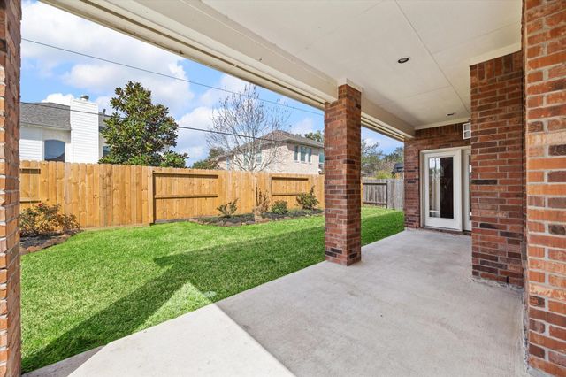 2088 Silverthorn Lane, Kemah, TX 77565