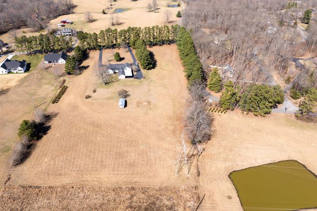 4 Old Pond Lane, Dickson, TN 37055