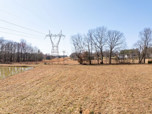4 Old Pond Lane, Dickson, TN 37055
